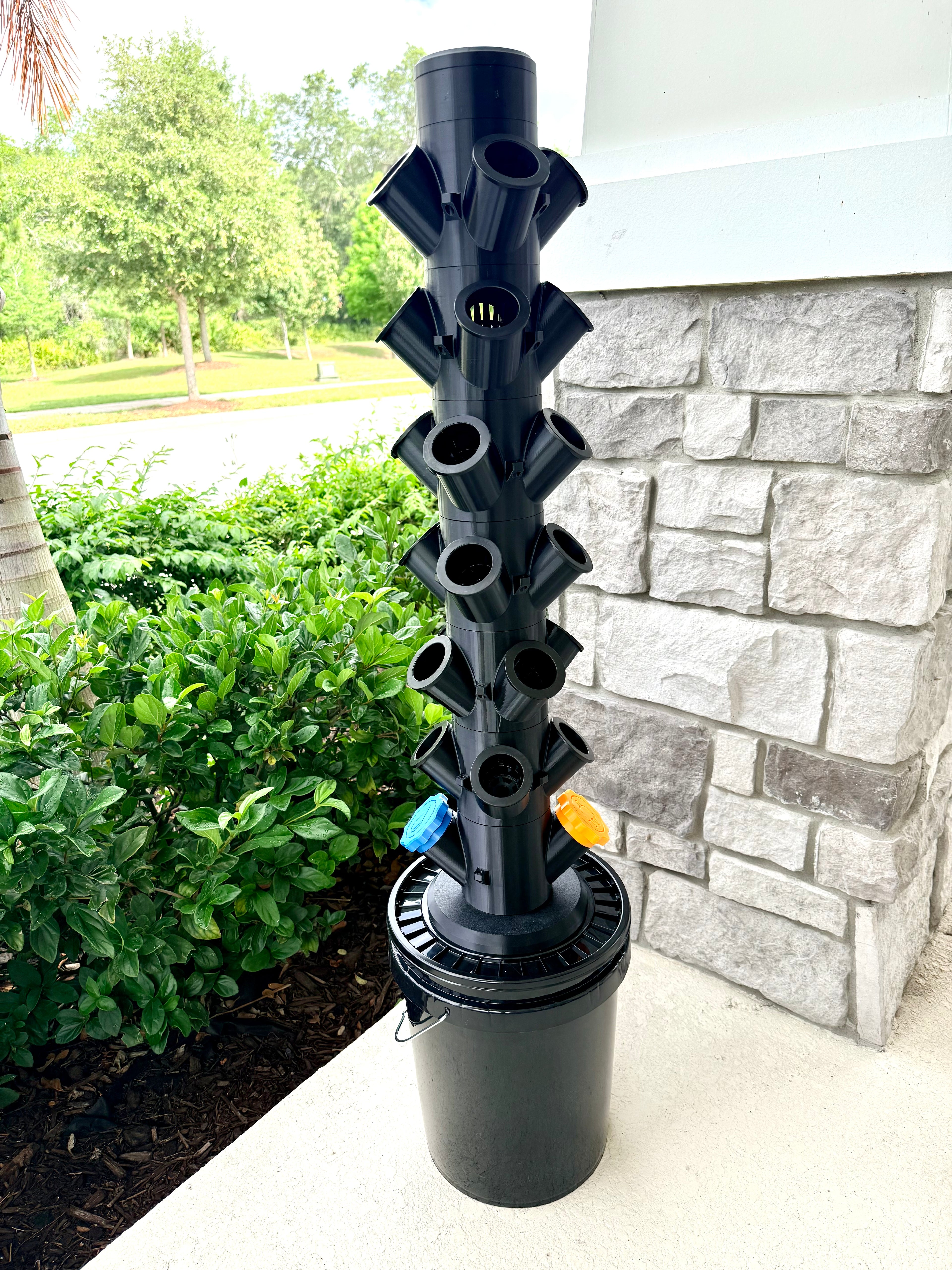 Hydroponic Tower Bundle, Black, 24 Plant Cups, Garden Kit for Home Growers