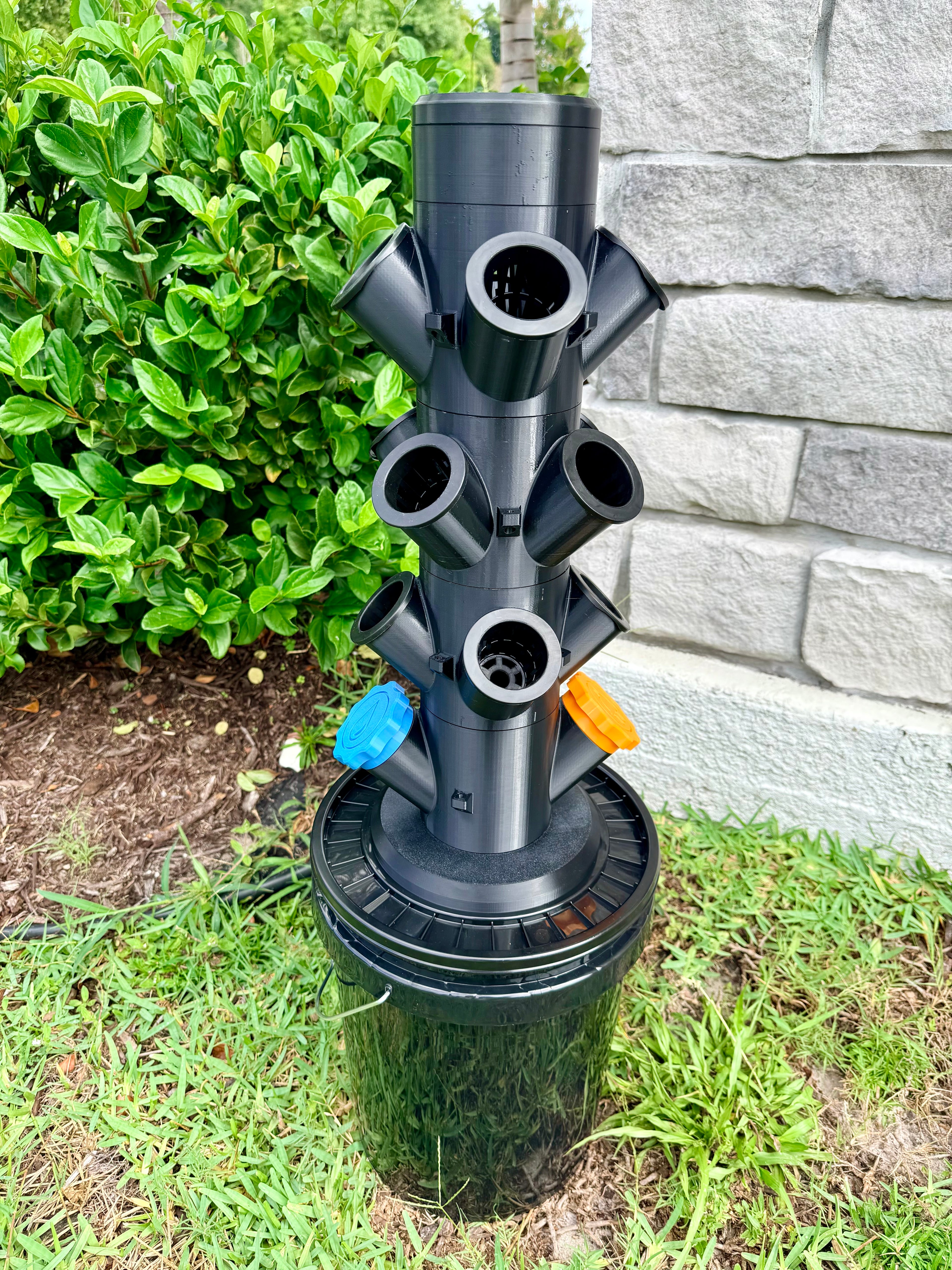 Hydroponic Tower Starter Kit, Black, 12 Plant Cups, Compact Garden Kit for Home Growers